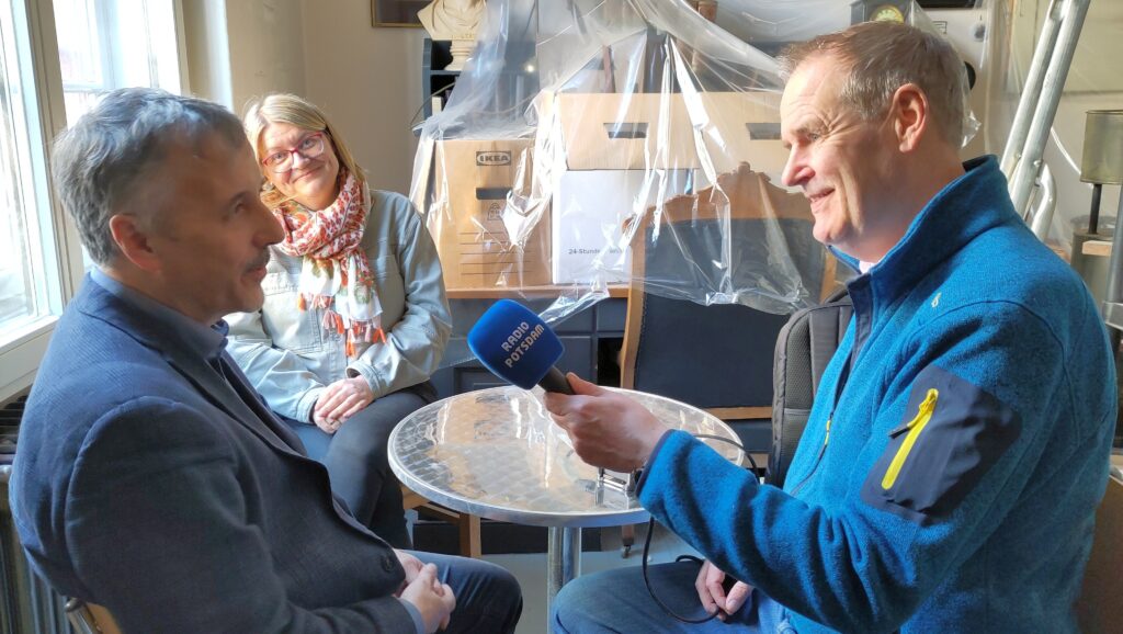 Radio-Journalist Peter von Stamm im Interview für Radio Potsdam mit Prof. Dr. Gerd Hamscher